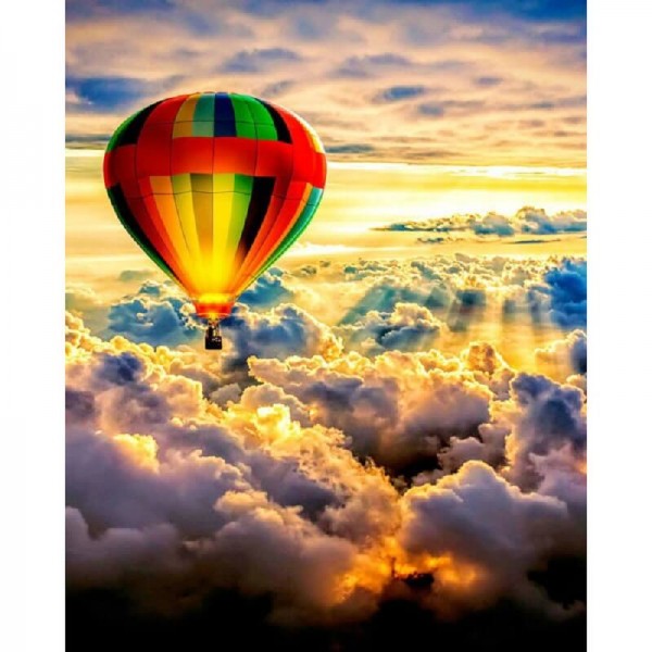 Luftballong över moln